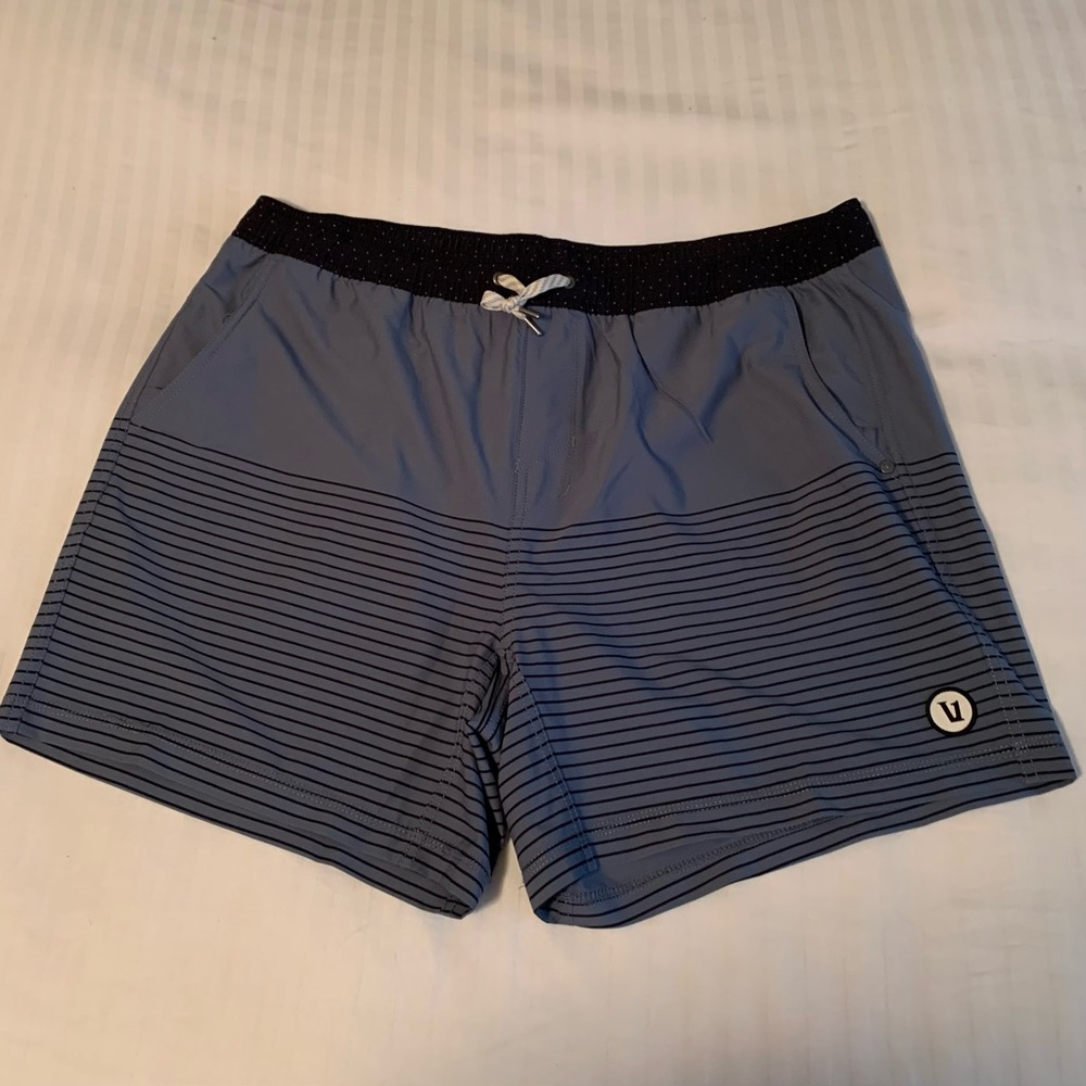 VUORI Gray and Black Kore Swim/Sport Shorts